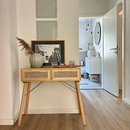 Stylische Designwohnung Direkt Am Schloss Mit 80 M2 *